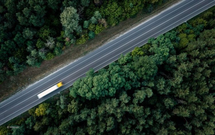 Descarbonizar el transporte: Tendencias futuras en flotas sostenibles - Frotcom