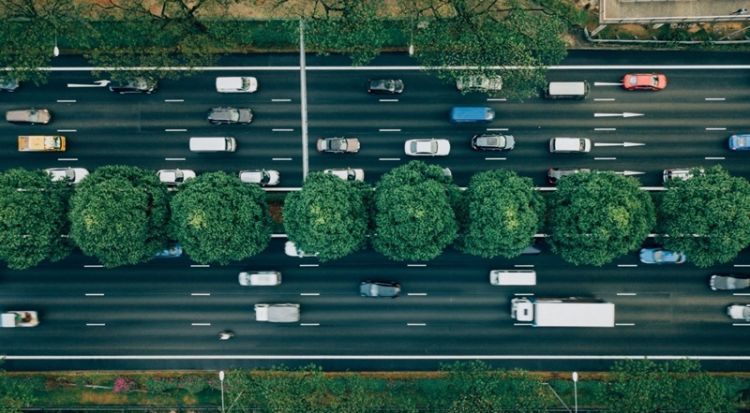 Blog - How to avoid the dangers of tailgating How to avoid the dangers of tailgating