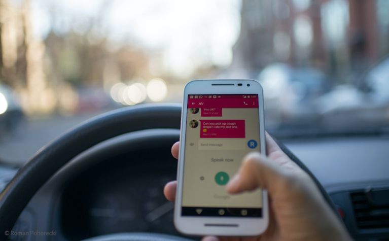 10 Strategies to prevent distracted driving in your company - Frotcom