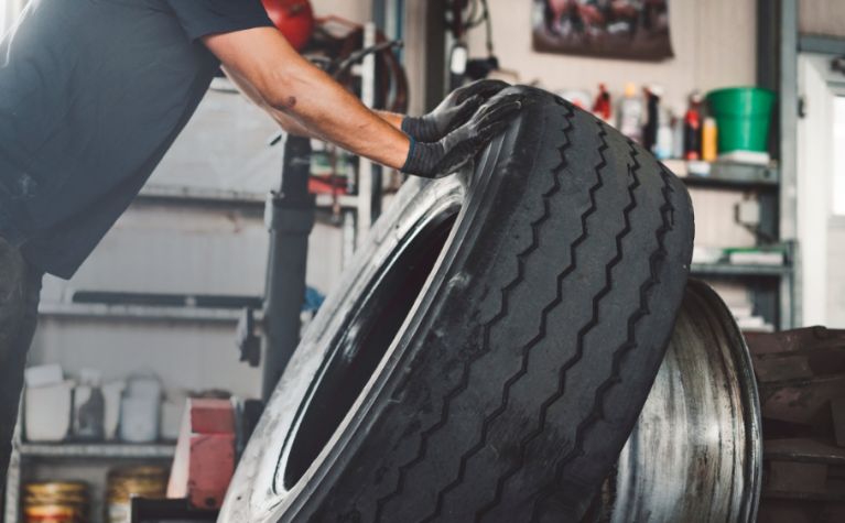 Tire Management to Improve Fleet Performance - Frotcom