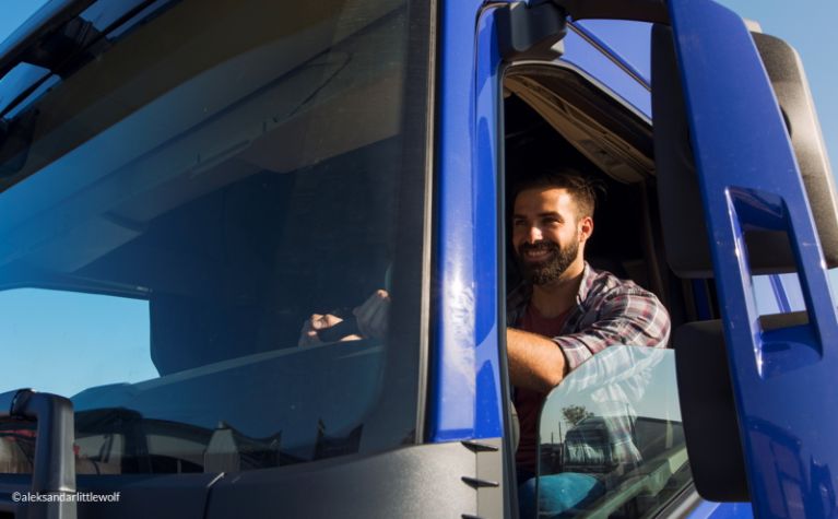 Blog - 5 reasons that motivate drivers to stay at a company 5 reasons that motivate drivers to stay at a company - Frotcom