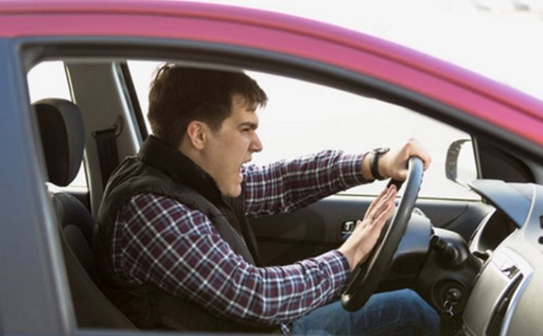 Blog card - Top techniques for dealing with aggressive drivers Top techniques for dealing with aggressive drivers